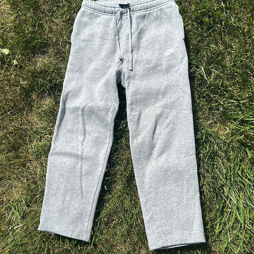 NIKE SWEATPANTS